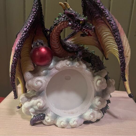 Resin Dragon in a Cloud Desk Clock - Picture 4 of 11